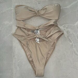 Forever 21 swimsuit— one piece